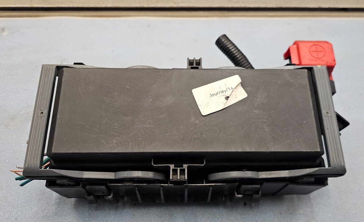 🔥2011-2015 Dodge Journey 3.6L Engine Fuse Box Relay Junction Module Unit OEM