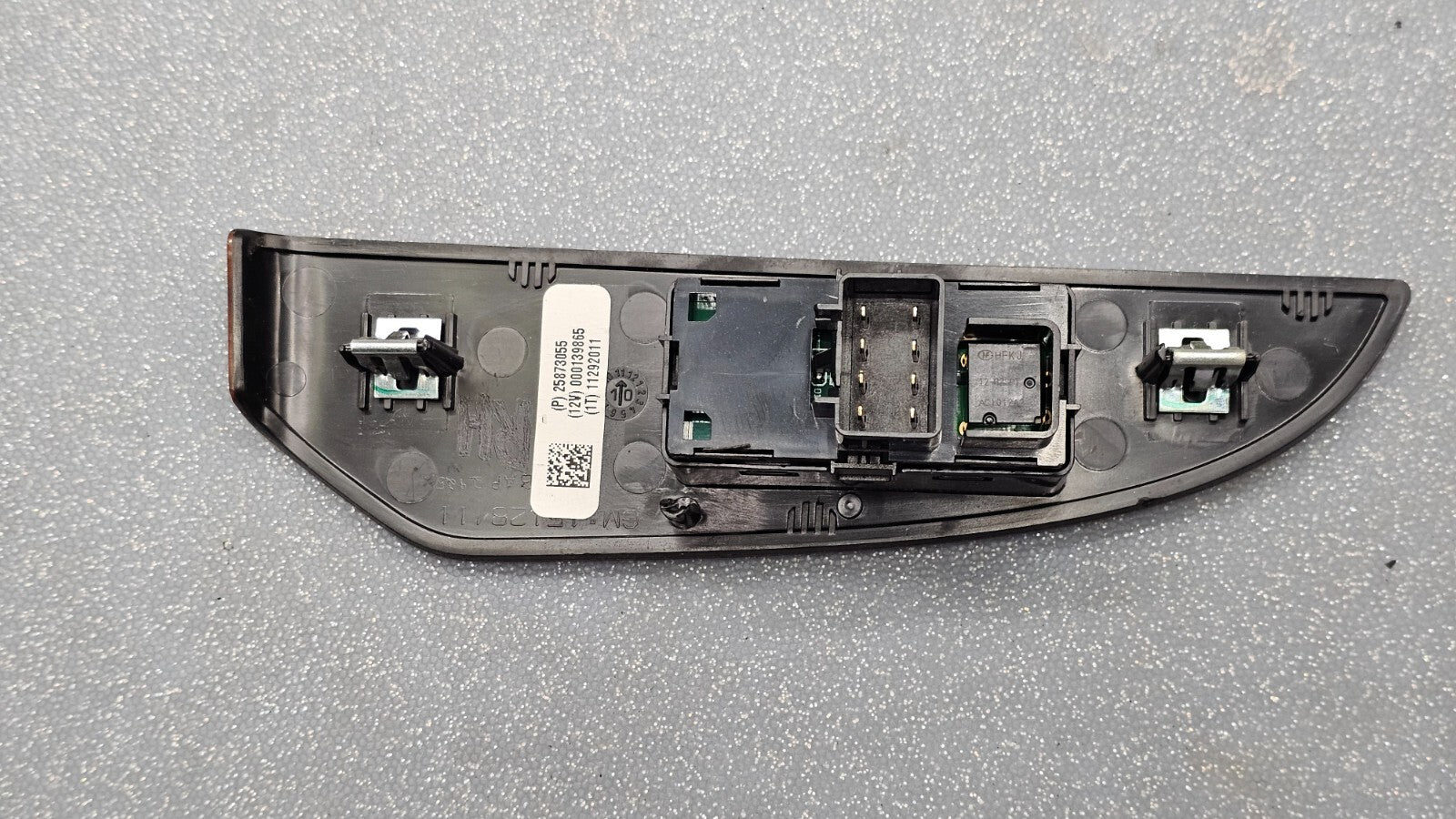 07-13 Suburban Yukon Rear Right Passenger Power Window Switch Assembly Wood WS5