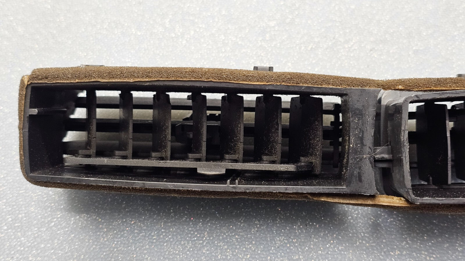 🔥08-11 Ford Focus Front Upper Center Dash Dual Air Vent Bezel Trim Panel Black