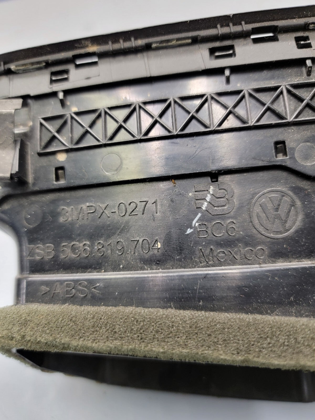 🔥11-18 VW Volkswagen Jetta Right Passenger Side Dash AC Air Vent W/Trim OEM