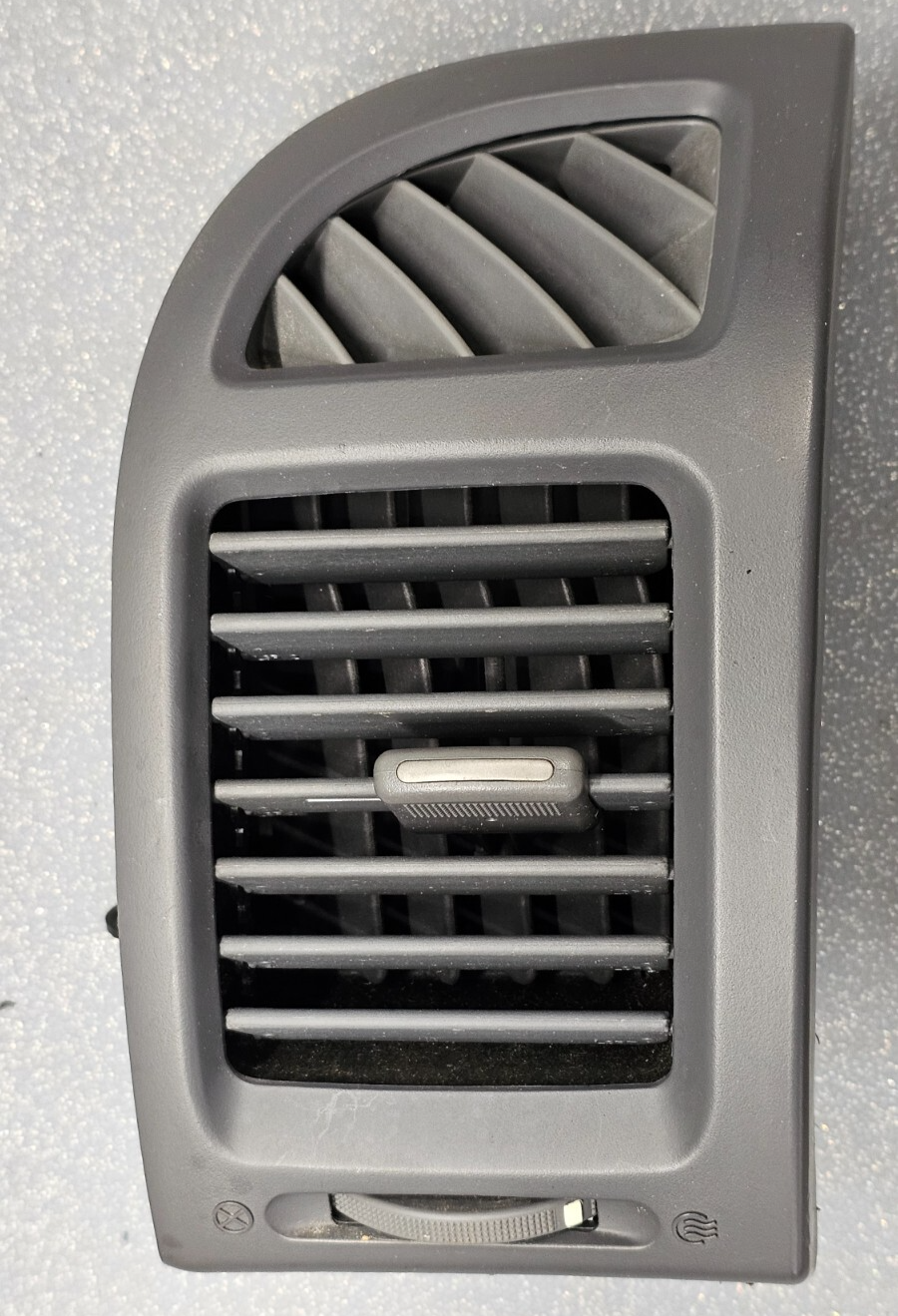 🔥06-12 Kia Sedona Dash Right Passenger AC A/C Air Vent Heater Panel Silver