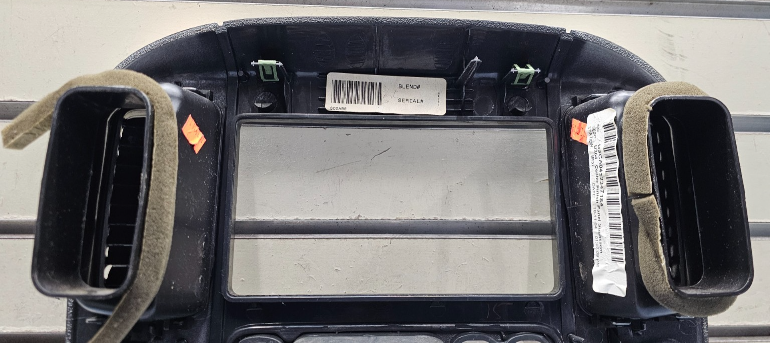 🔥2001-2007 FORD ESCAPE CENTER DASH RADIO A/C CLIMATE TRIM BEZEL SILVER OEM