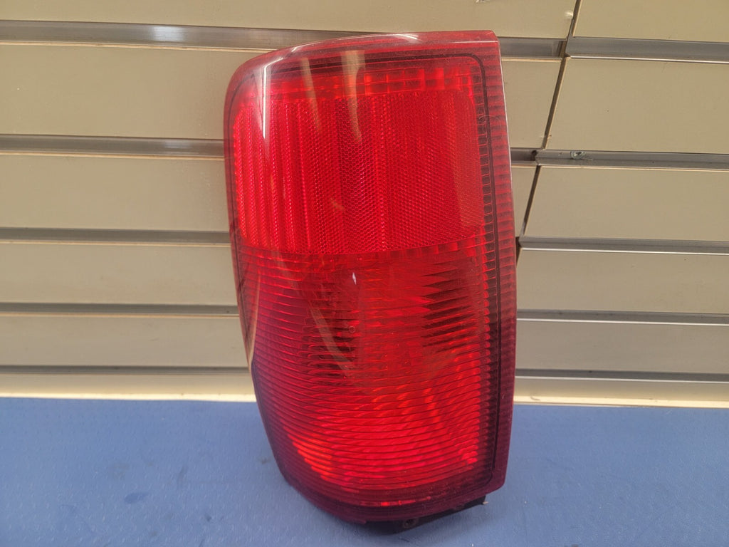 🔥1998-2000 Lincoln Navigator Left Driver Tail Light Lamp Outer Assembly