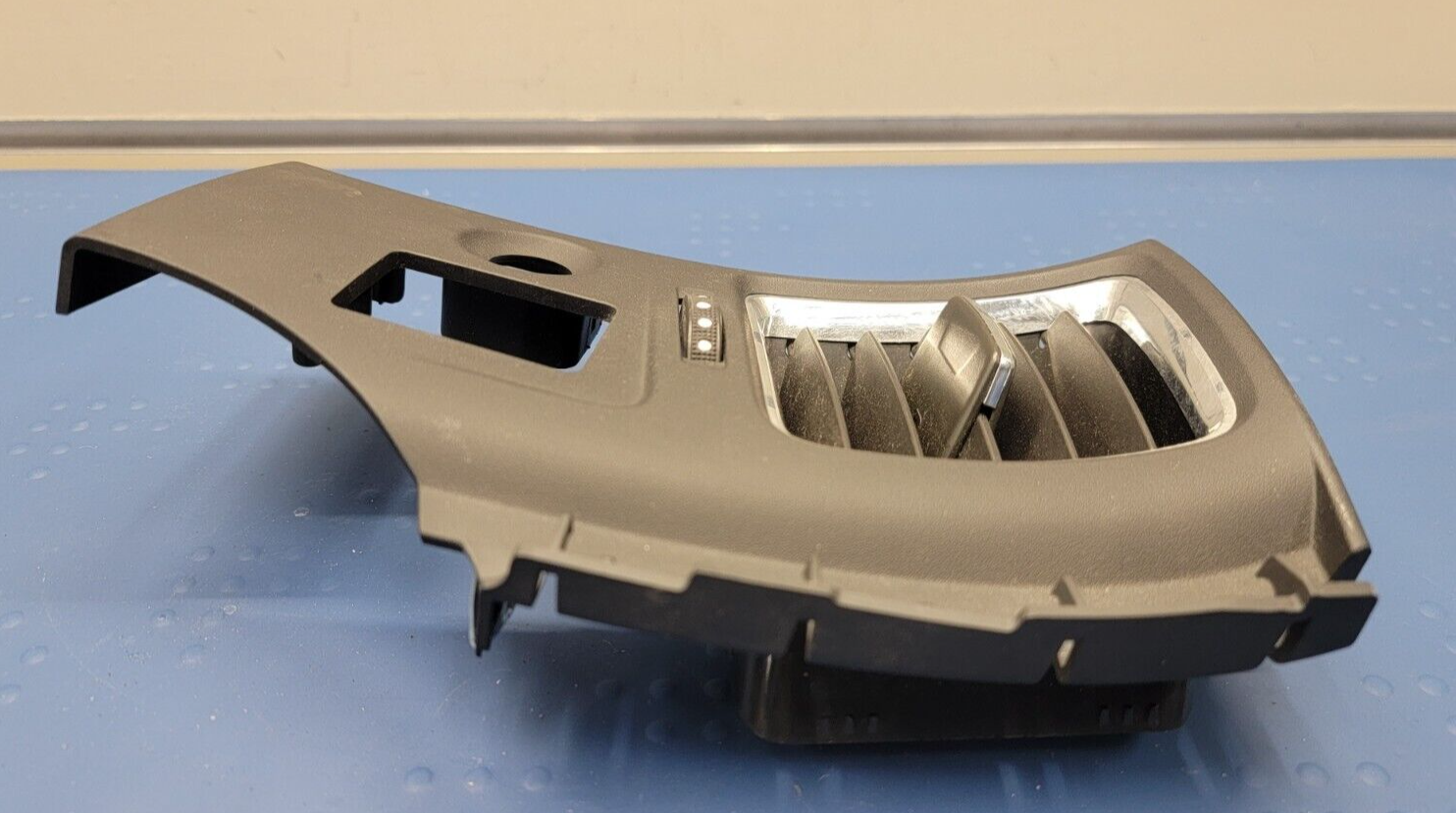 🔥08-14 Cadillac CTS Left Driver Front Dash Heater Air Vent Trim Panel Tan Bezel