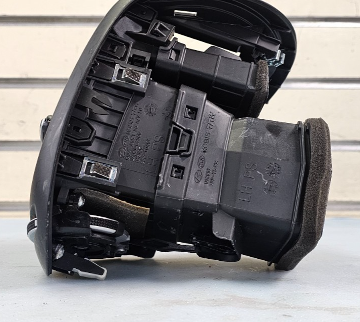 🔥2014-2016 Kia Soul Front Left Driver Dash Air Vent OEM
