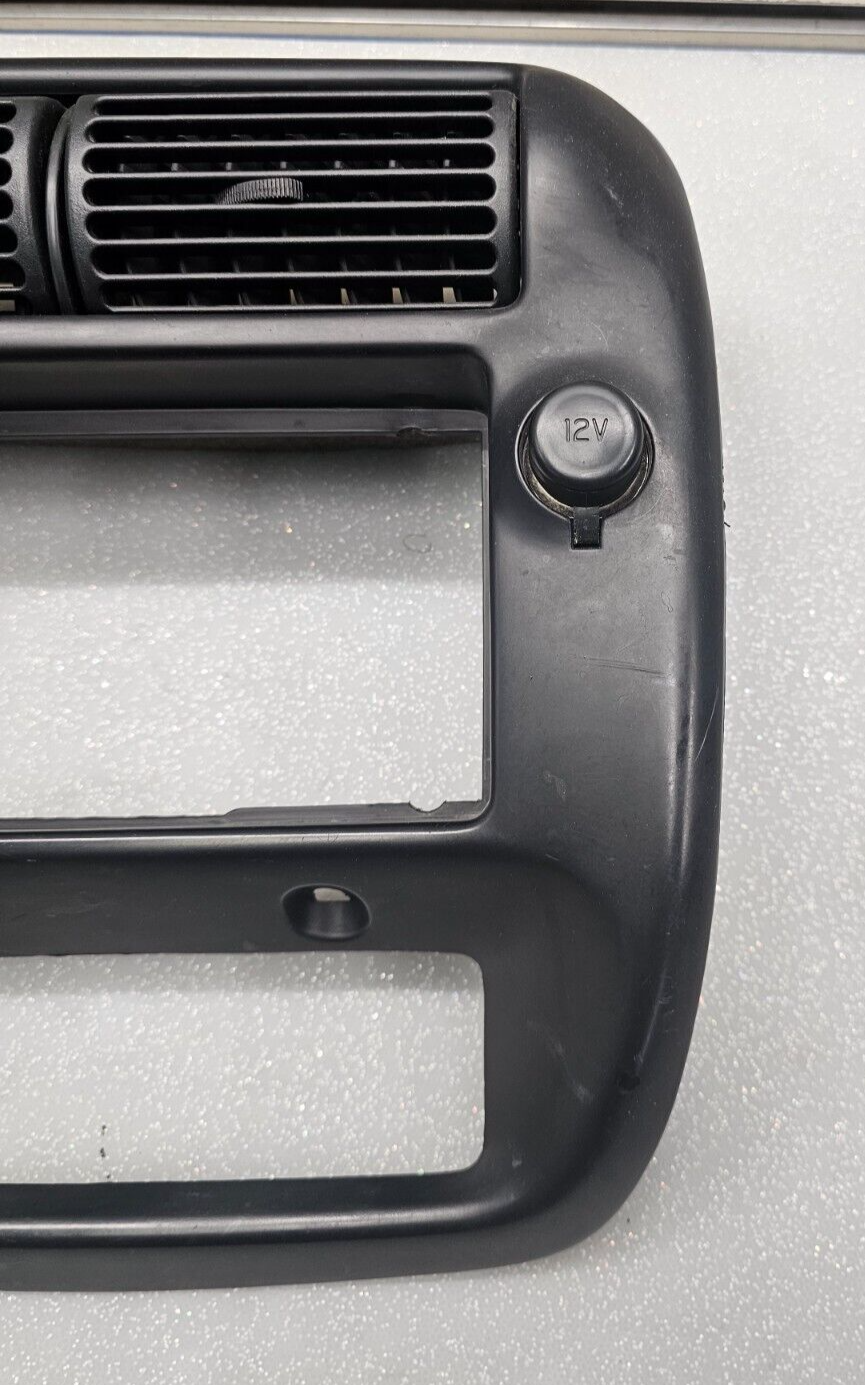 🔥95-10 Ranger EXPLORER Radio Center Dash Bezel🔴2 Lighter Air Vents BLACK B2