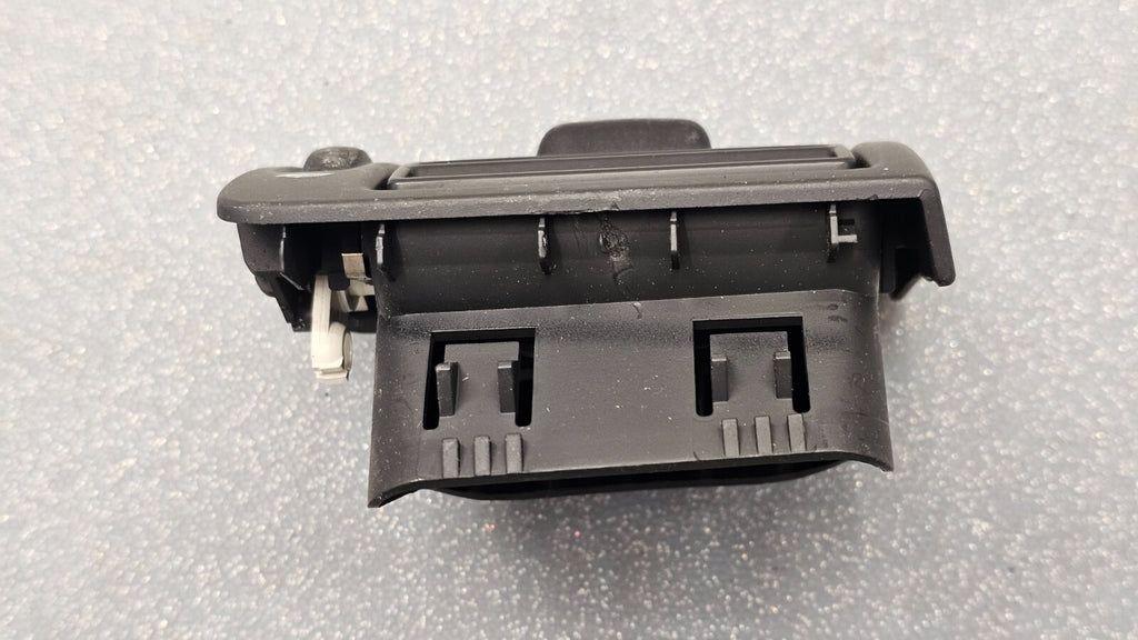 🔥04-11 Volvo S40 Front Left Driver Dash Air Vent A/C AC Heater Panel Black