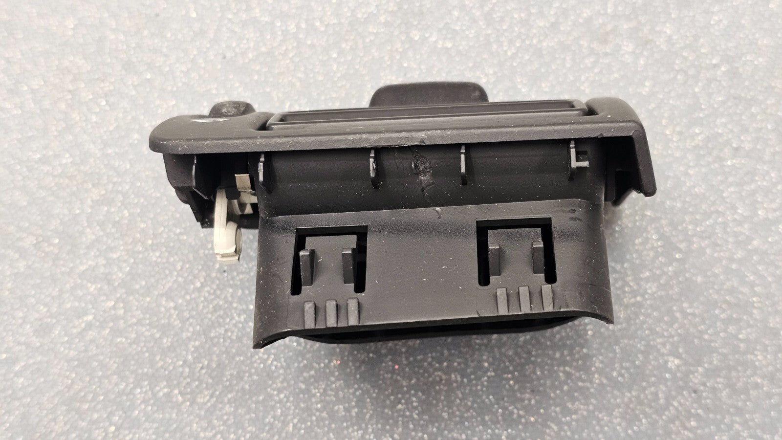 🔥04-11 Volvo S40 Front Left Driver Dash Air Vent A/C AC Heater Panel Black