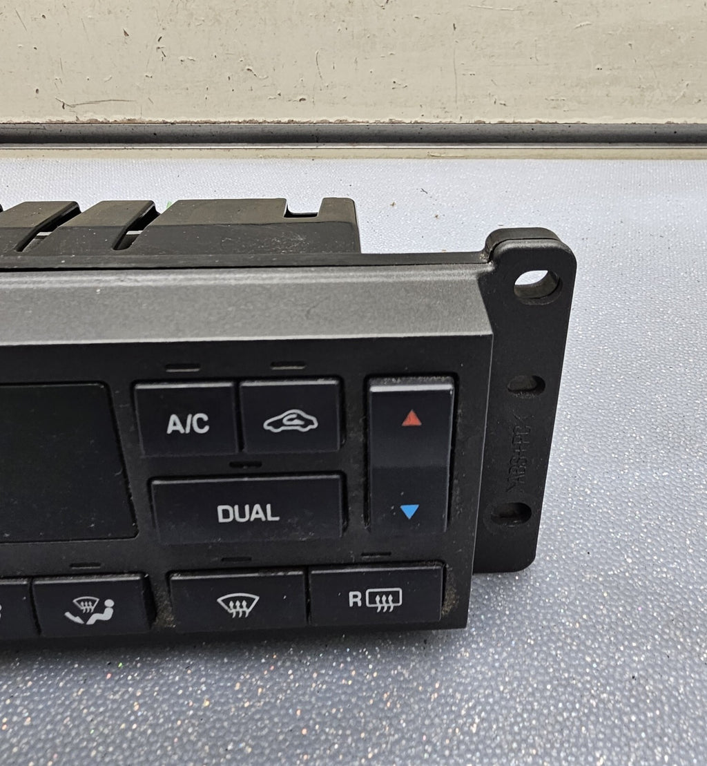 2003-2006 LINCOLN TOWN CAR Dash Climate Control Panel Temperature A/C Heater OEM