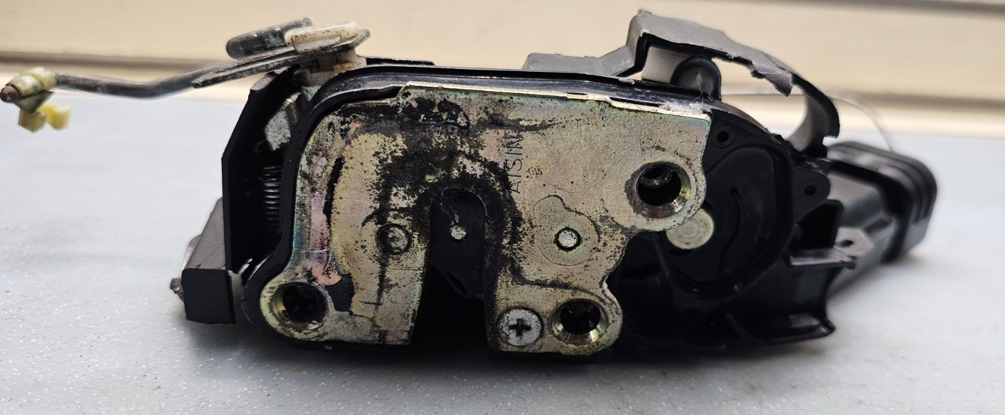 🔥97-01 Toyota Camry Front Right Side Power Door Lock Actuator Latch Assembly