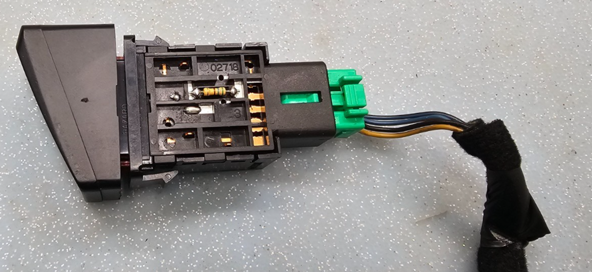 🔥04-09 Hyundai Tucson Hazard Emergency Light Lamp Control Switch Assembly Black
