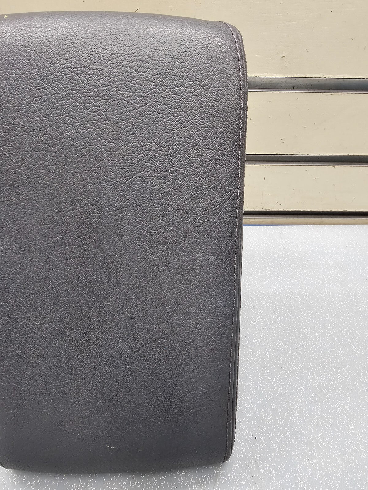 01-05 Volkswagen Passat Front Center Console Cover Lid Armrest Top Pad Black OEM
