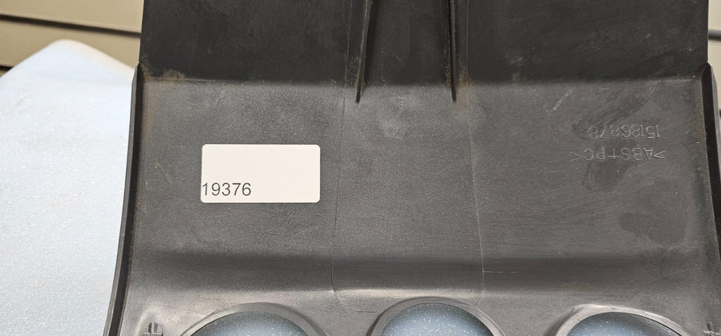 🔥04-12 CHEVY COLORADO GMC CANYON CENTER DASH AM FM RADIO BEZEL SILVER