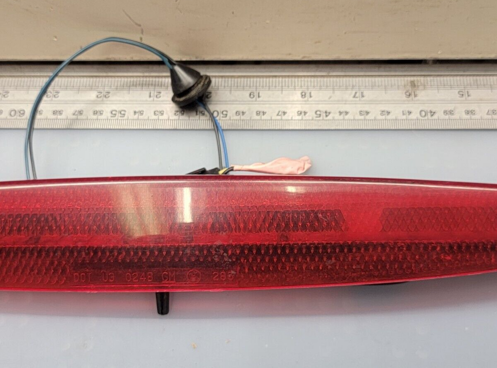 🔥02-07 Buick Rendezvous Third Brake Light Upper Rear Tailgate Hatch Light Lamp