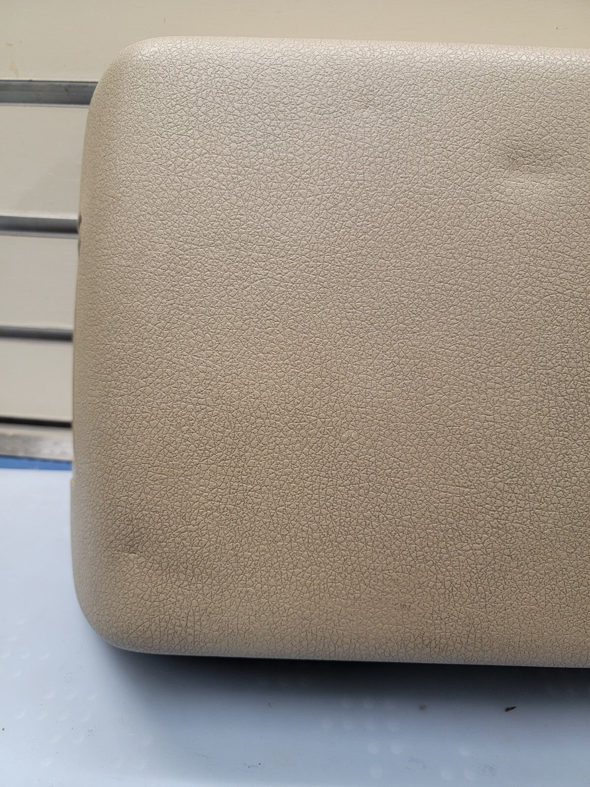🔥07-14 FORD EXPEDITION CENTER CONSOLE COLUMN SHIFT ARM REST LID  TAN