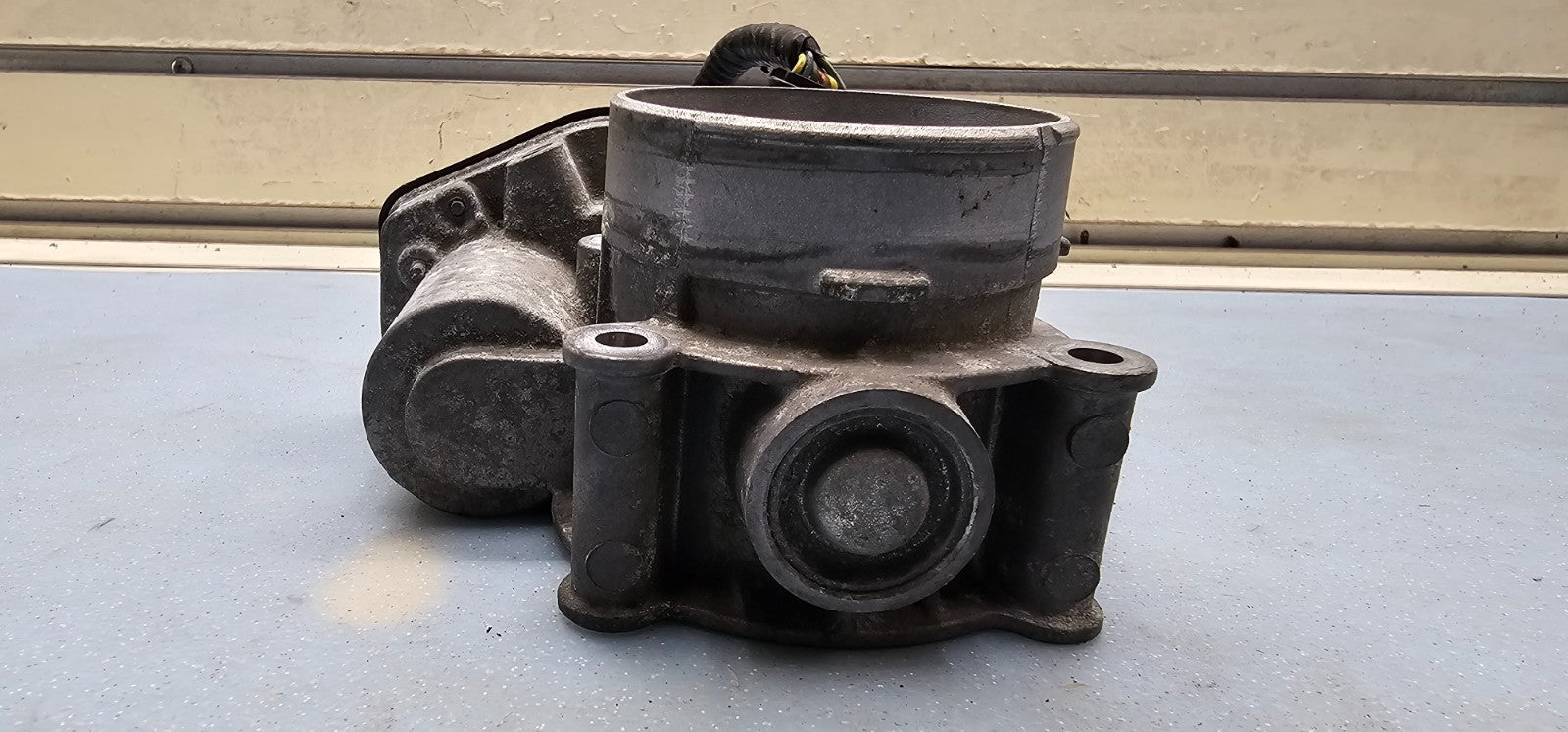 🔥2010-2015 Ford Explorer Mustang Focus Throttle Body Valve Assembly OEM