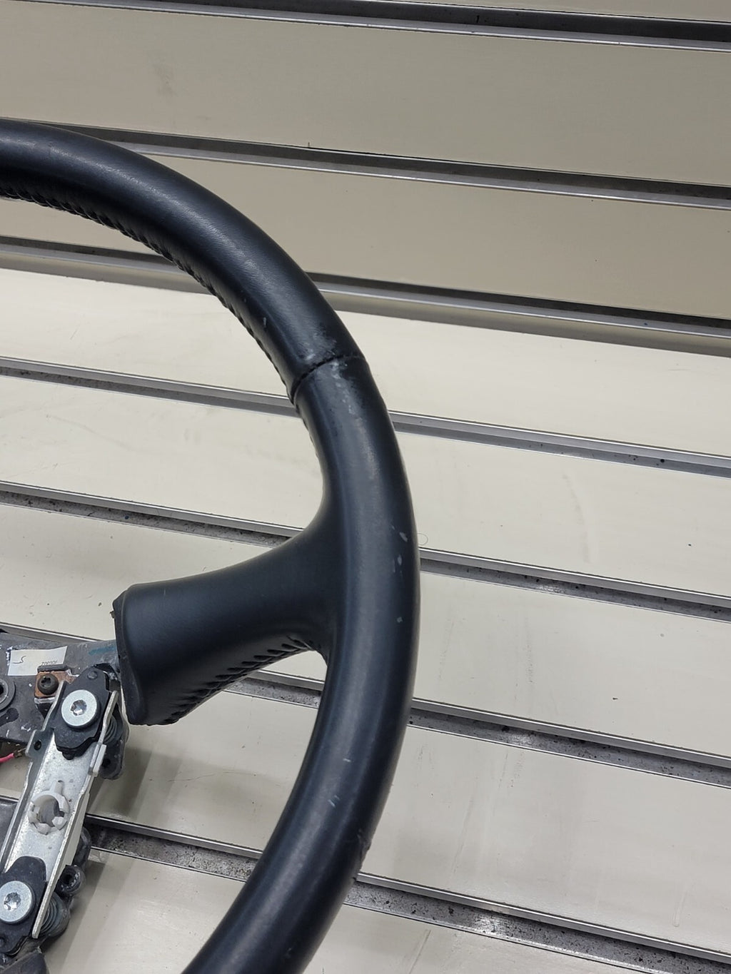 99-02 Chevy Silverado Tahoe Suburban Sonoma Blazer Steering Wheel Leather Black