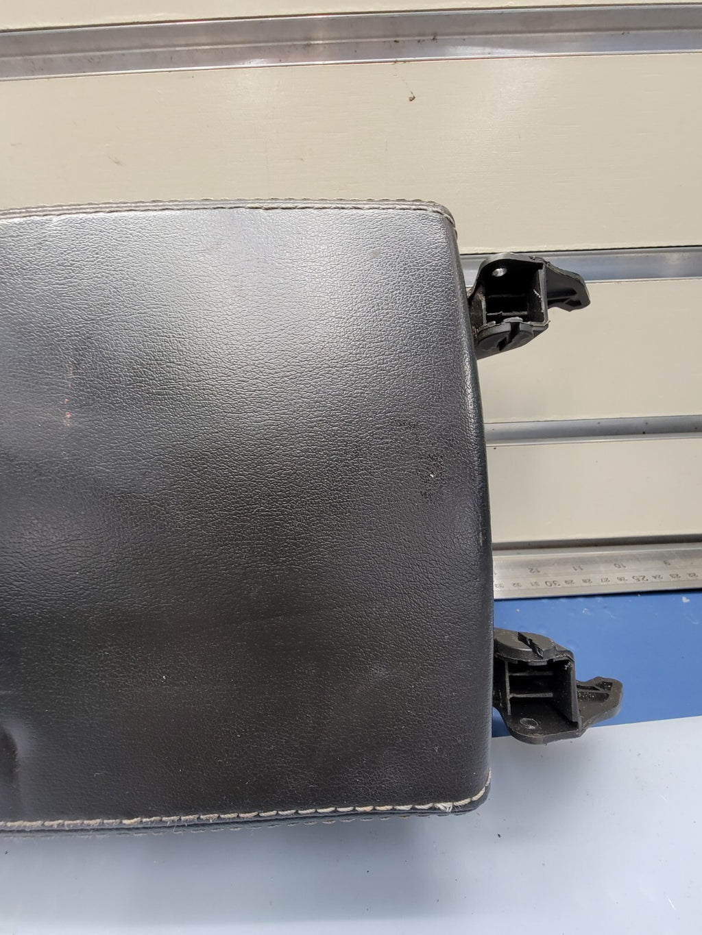 🔥2011-2017 Buick Regal Center Console Armrest Arm Rest Lid Black Leather