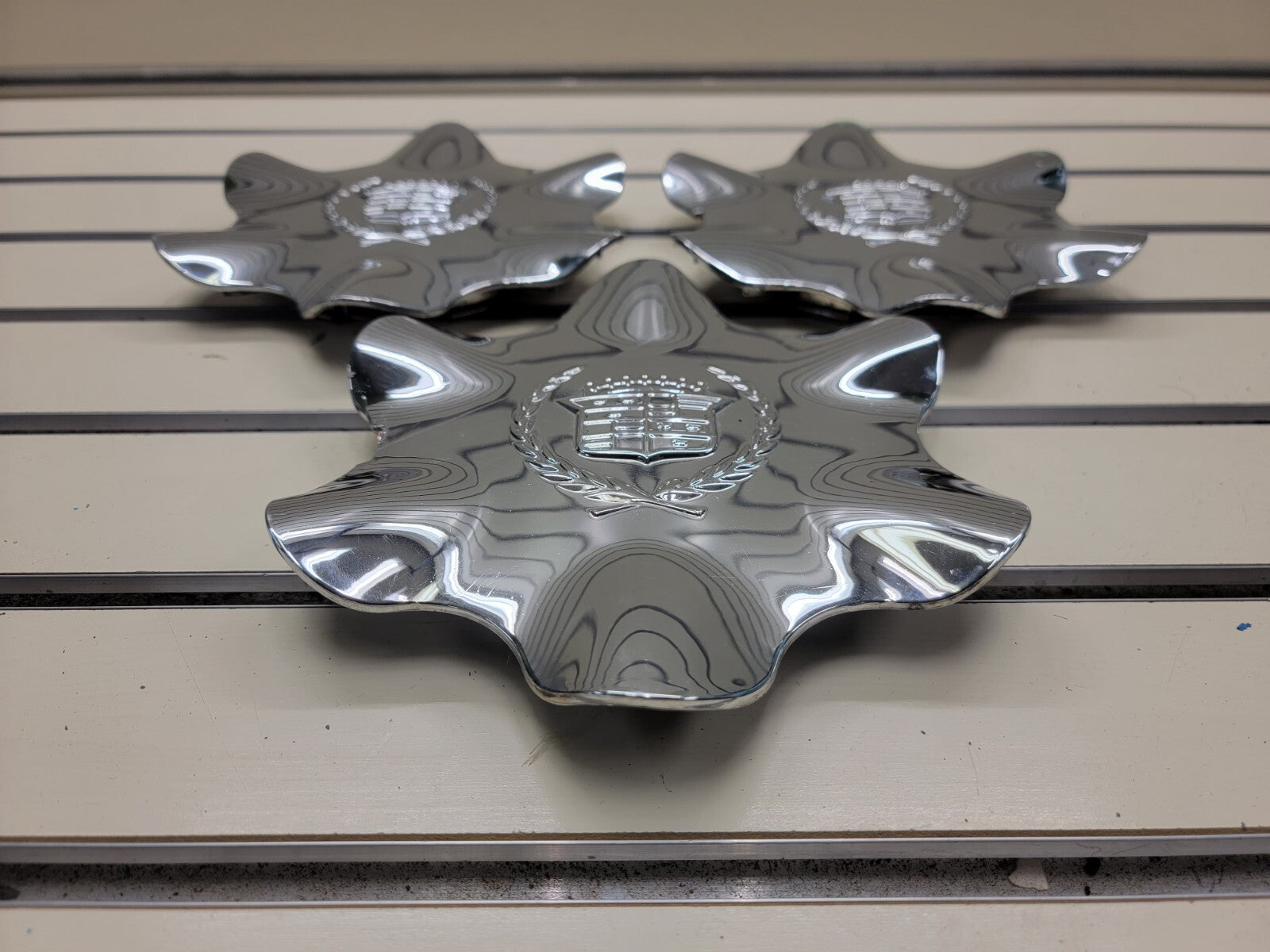 🔥1999-2000 Cadillac Escalade CHROME wheel CENTER CAPS OEM