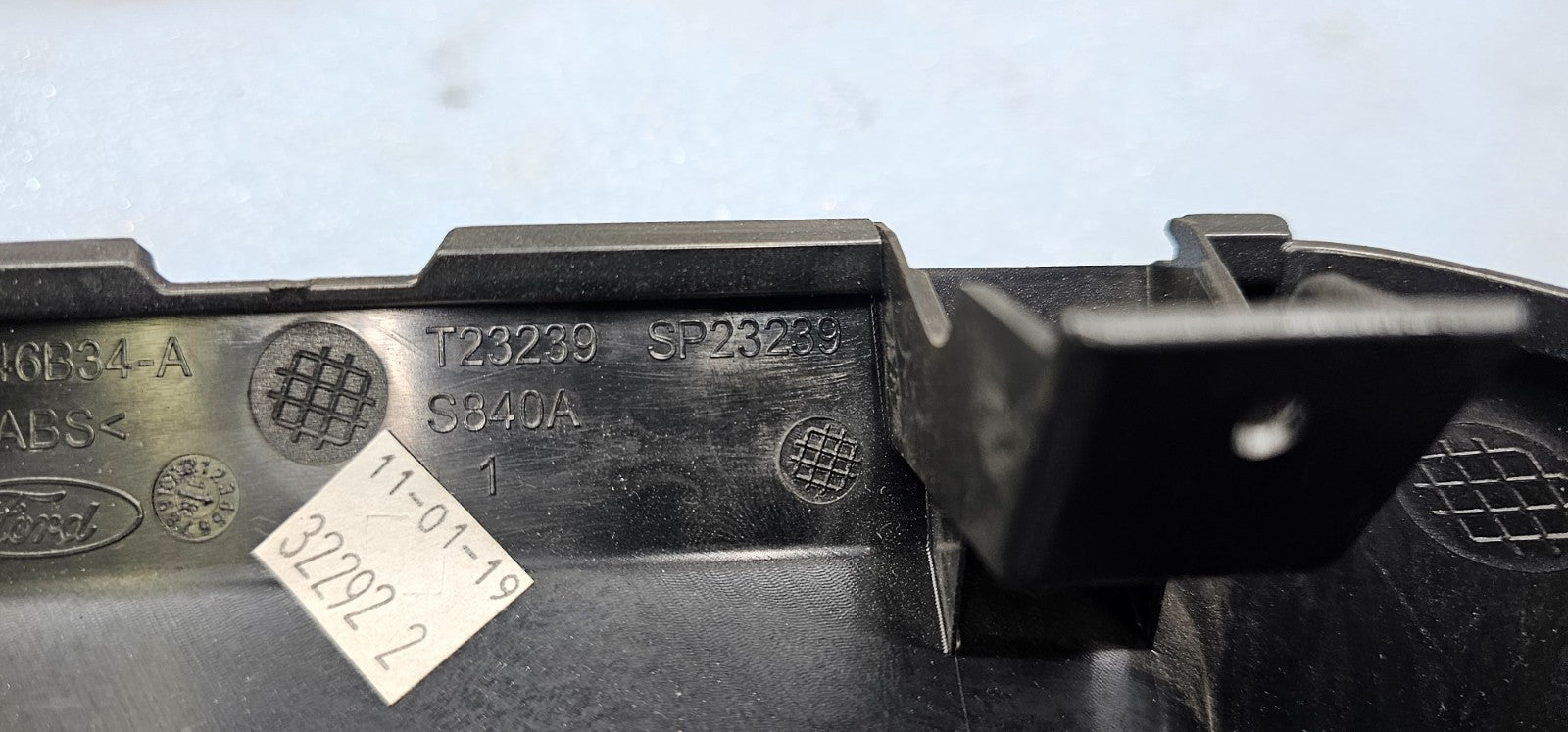 🔥17-20 FORD F150 F250 DASH LOW MEDIA BIN TRAY POCKET 12V POWER PORT BLACK OEM