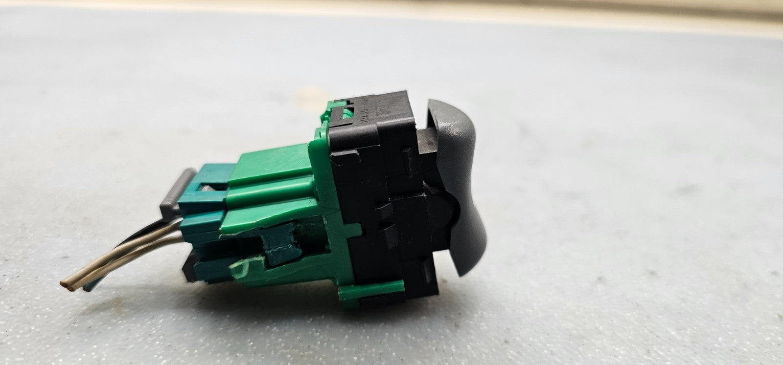 🔥97-05 GRAND PRIX VENTURE FRONT LEFT DRIVER POWER DOOR LOCK SWITCH PUSH BUTTON