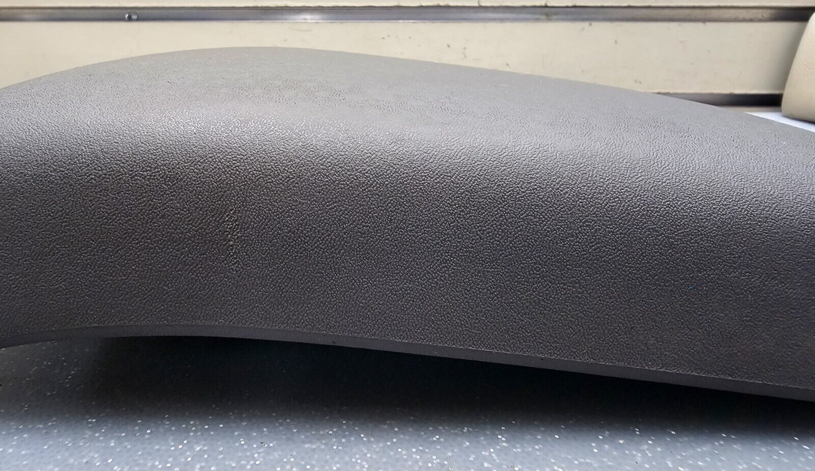 🔥05-14 Frontier Xterra Center Console Door Lid Armrest Top Pad Storage Black
