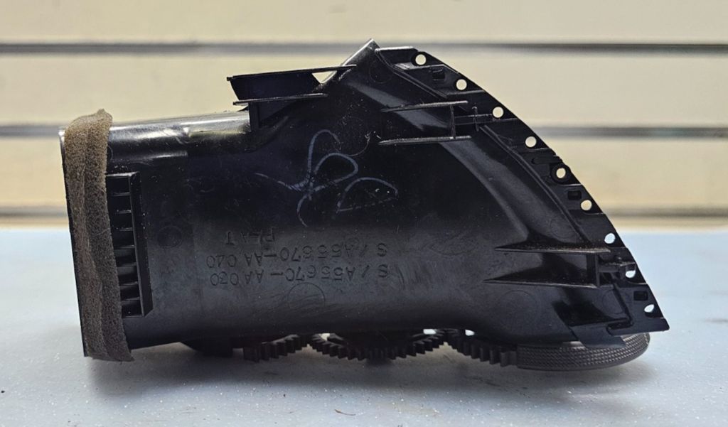 🔥02-06 TOYOTA CAMRY RIGHT PASSENGER DASH AIR VENT CONDITIONING HEATER BLACK