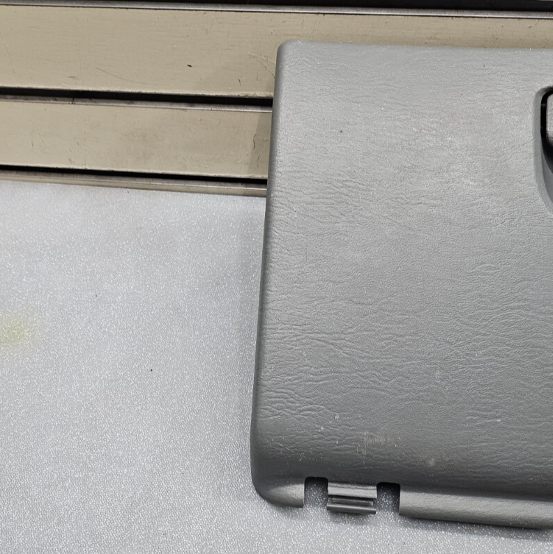 🔥01-07 CARAVAN TOWN COUNTRY VOYAGER DASH GLOVE BOX COMPARTMENT ASSEMBLY GRAY