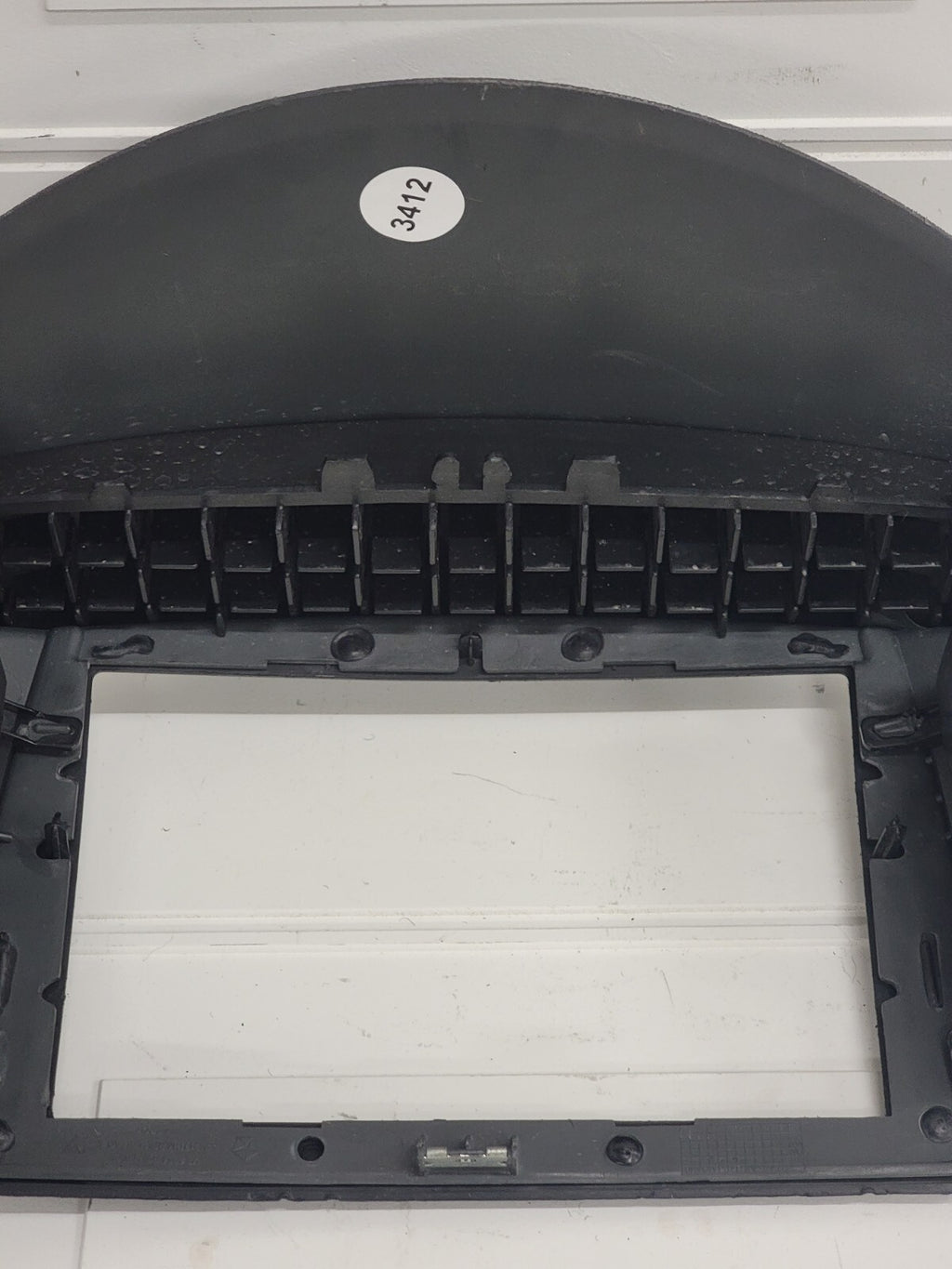 05-07 Jeep Grand Cherokee OEM radio bezel dash trim for navigation GPS Gray B73