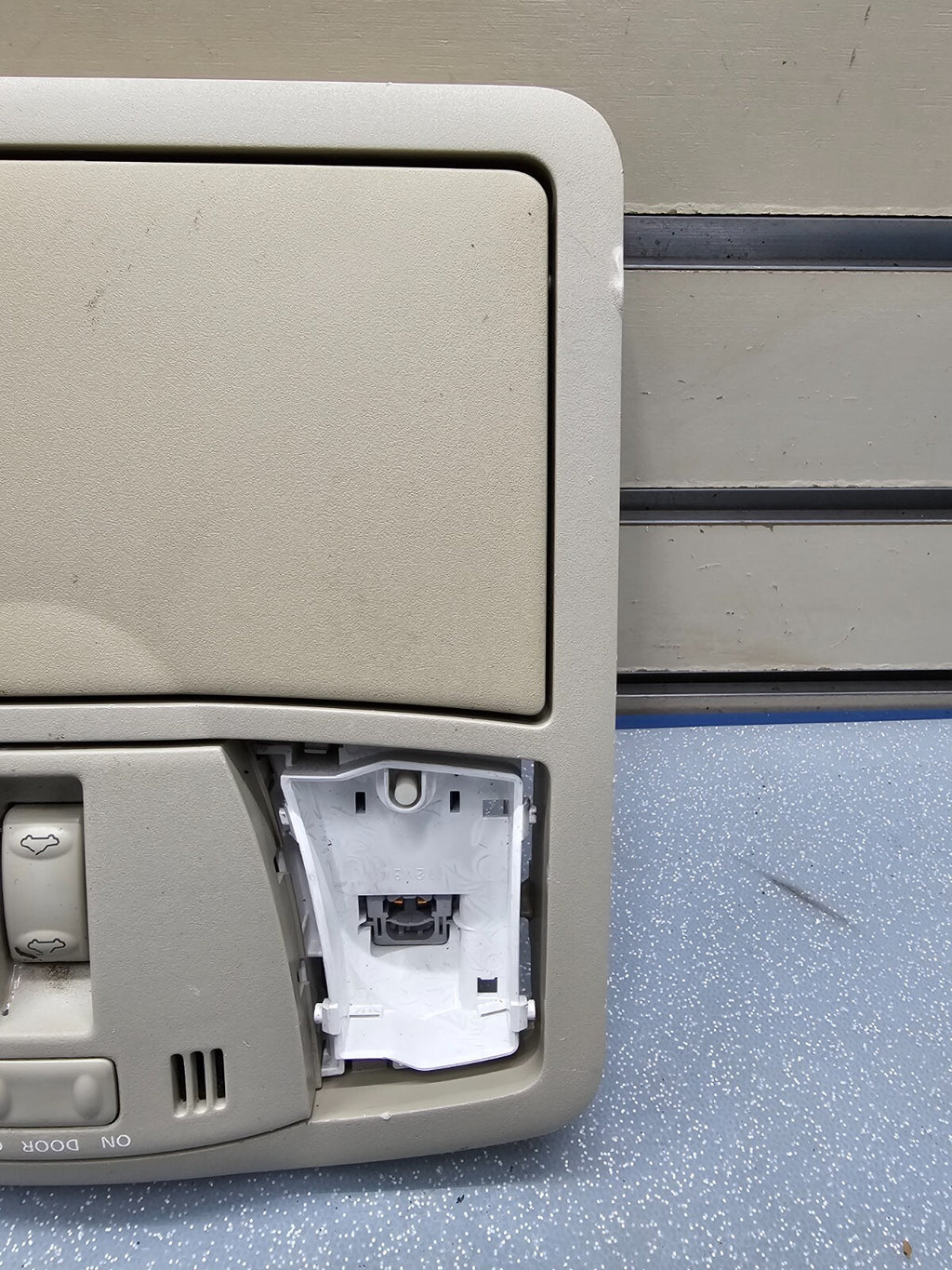 🔥09-13 Maxima Murano Overhead Roof Console Interior Storage Assembly LT Gray