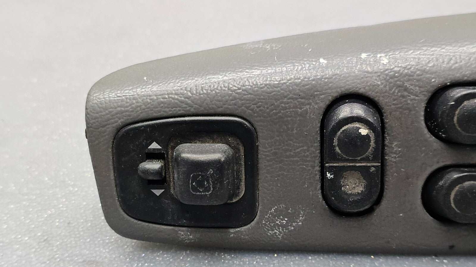 03-08 Ford E150 E250 E350 Left Driver Door Mirror Window Power Switch Lock Gray
