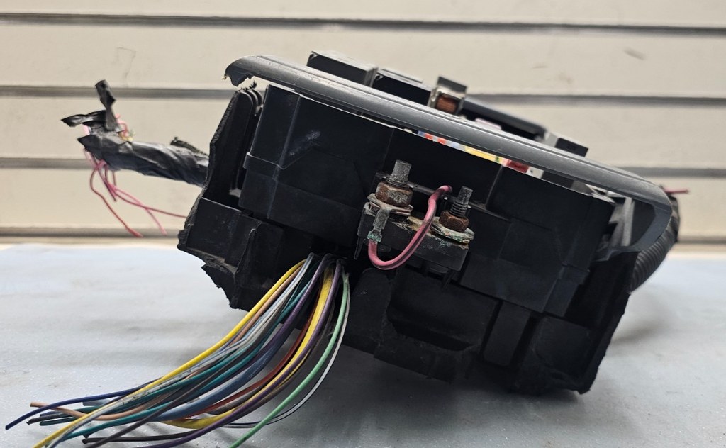 🔥10-13 Chevy Silverado GMC Sierra Fuse Box Relay Junction Power Module Unit OEM