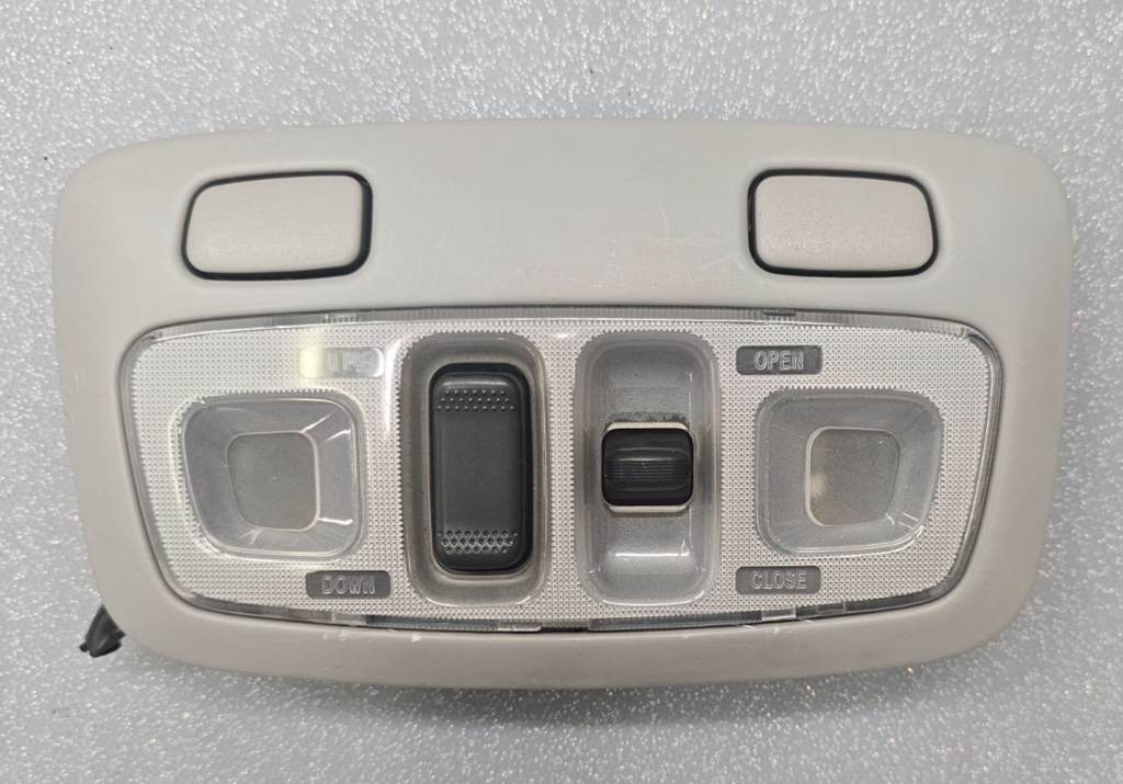 00-04 Legacy/Outback Overhead Front Center Dome Light Lamp Sunroof Assembly Gray