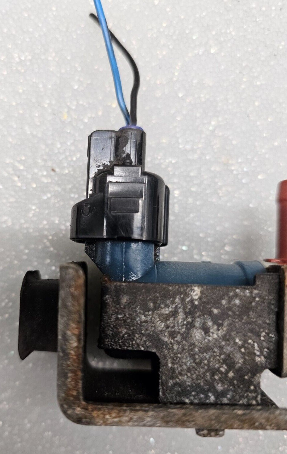 98-02 TOYOTA COROLLA OEM PURGE VACUUM SWITCH VALVE VSV90910-12211/25860-0D010/TC