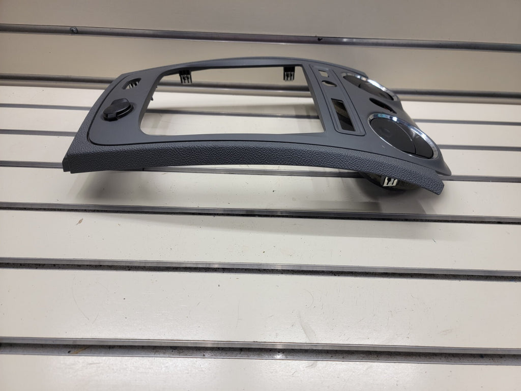 🔥2006-2011 Chevrolet HHR Center Dash Radio Trim w Vents B37 grey