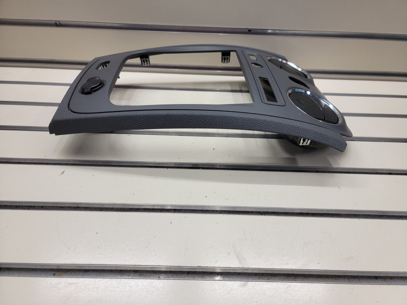 🔥2006-2011 Chevrolet HHR Center Dash Radio Trim w Vents B37 grey