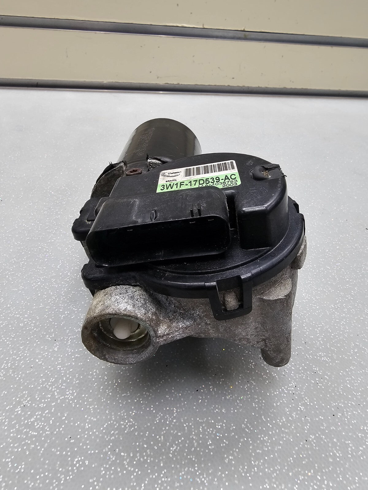 🔥2003-2006 Lincoln Town Car Grand Marquis Front Windshield Wiper Motor Assembly