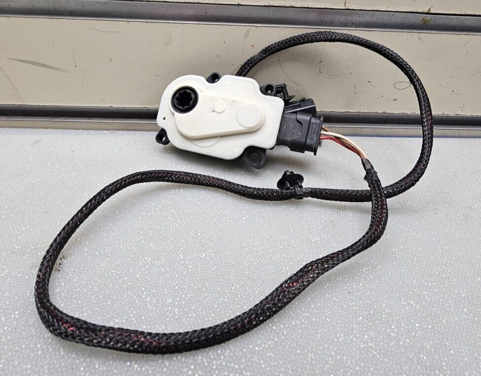 2013-2016 Ford Fusion Focus Grille Active Shutter Motor Actuator Assembly OEM