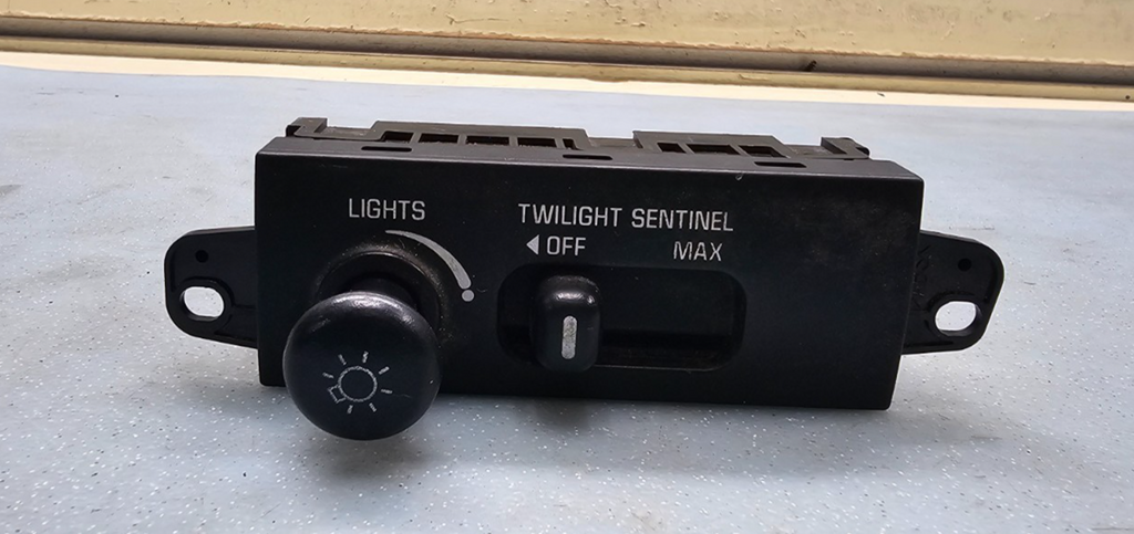 🔥97-05 Park Avenue Headlight Head Light Lamp Control Switch Assembly Black