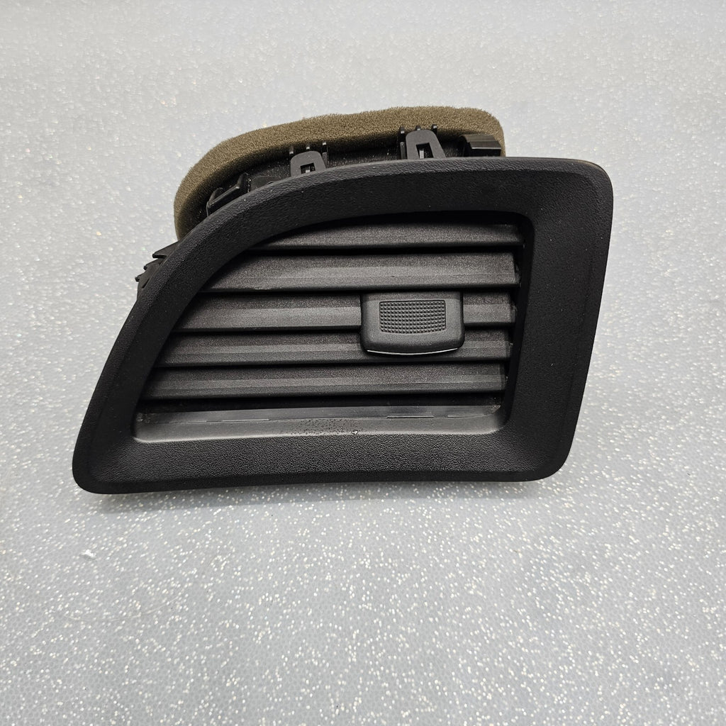 08-12 Chevy MALIBU Dash A/CHeater AIR VENT Front RIGHT Passenger Side BLACK VT46
