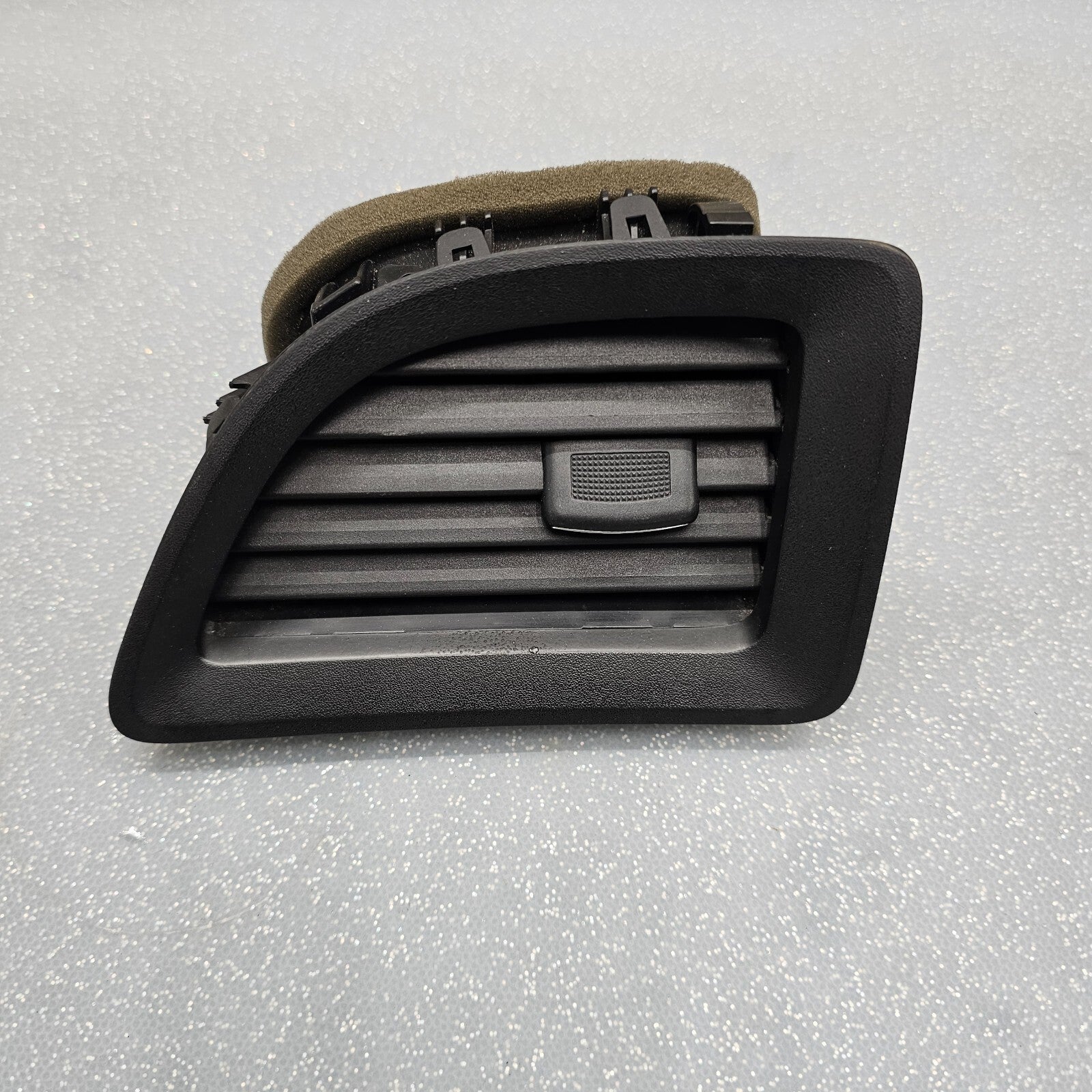08-12 Chevy MALIBU Dash A/CHeater AIR VENT Front RIGHT Passenger Side BLACK VT46