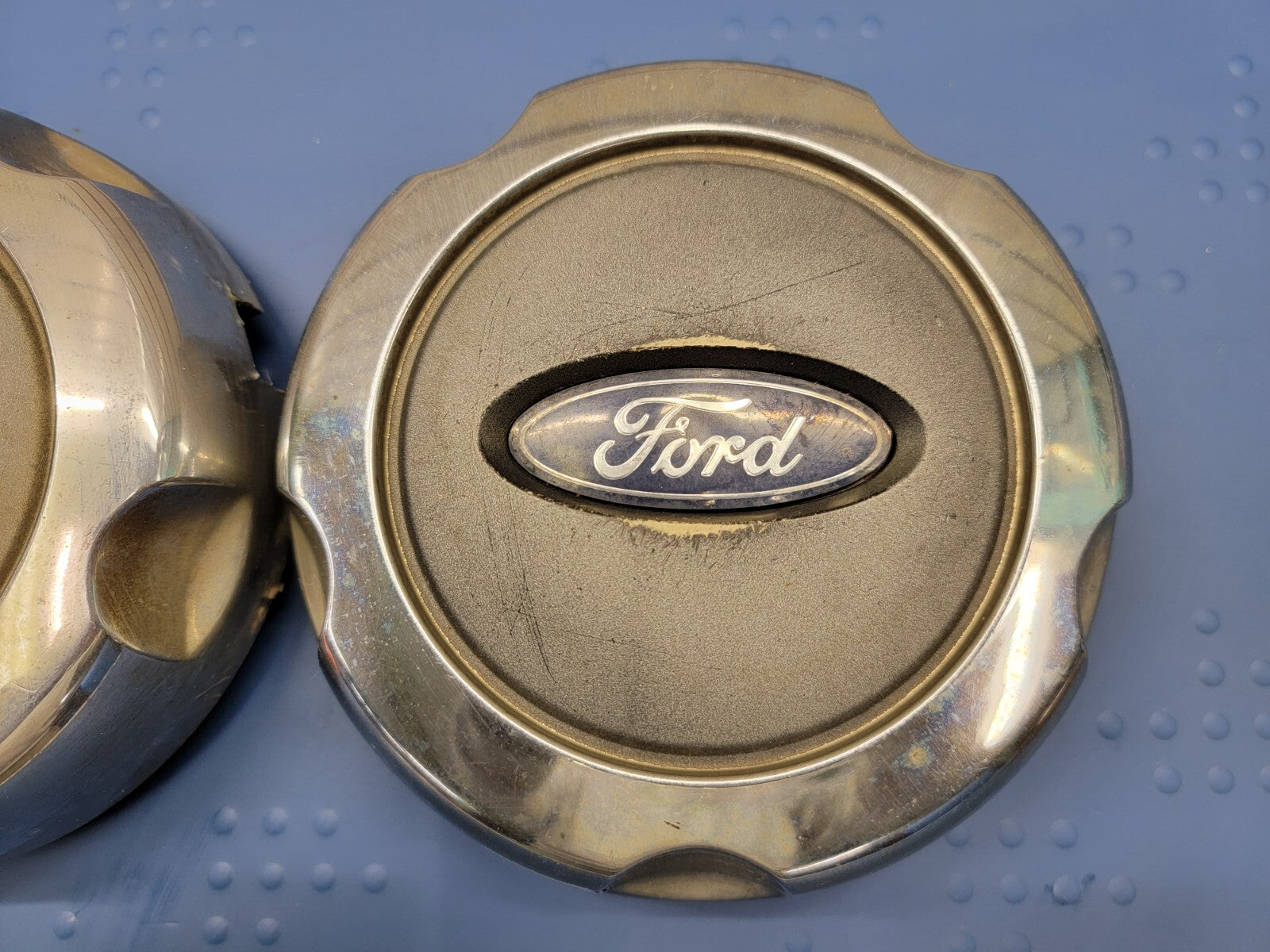 2002 - 2008 Ford Explorer wheel Center Hub Caps Set OEM