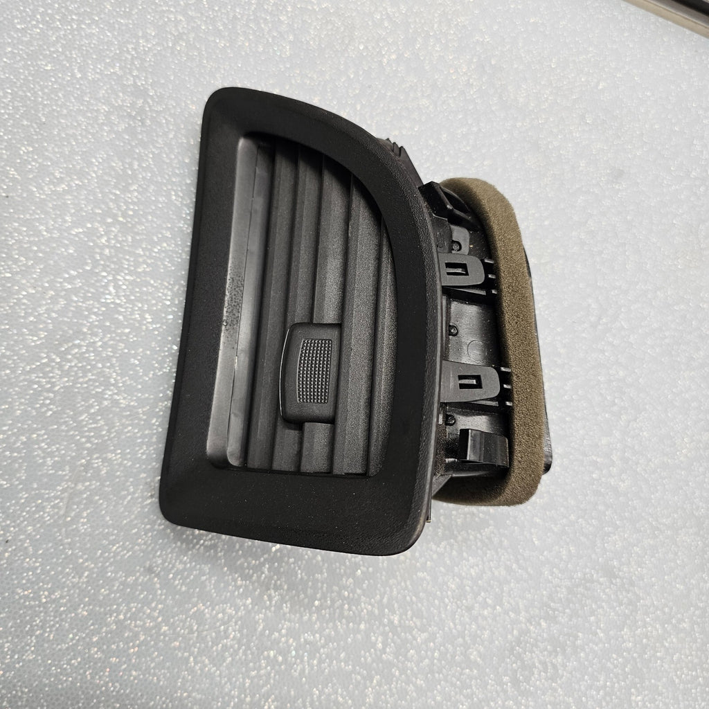 08-12 Chevy MALIBU Dash A/CHeater AIR VENT Front RIGHT Passenger Side BLACK VT46