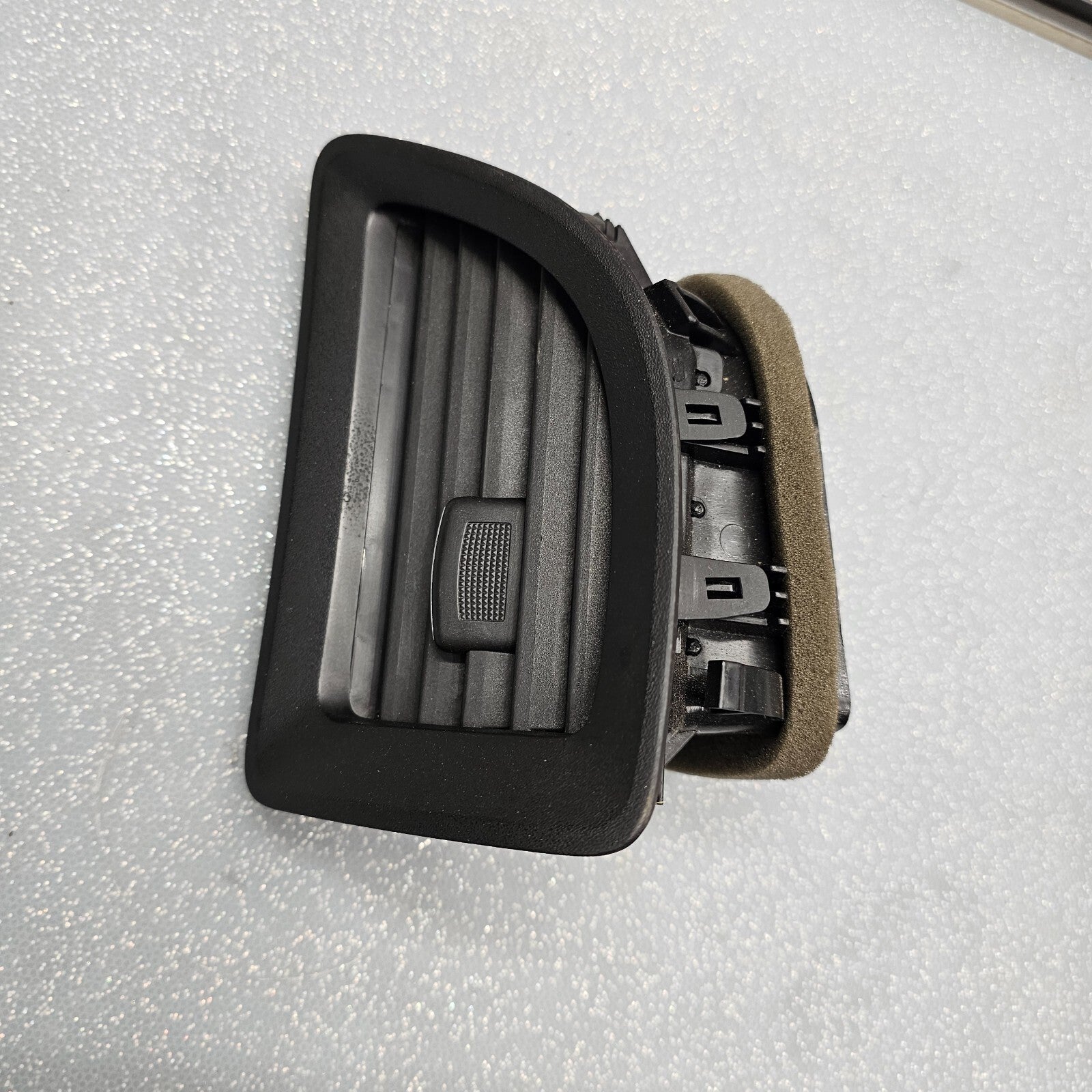 08-12 Chevy MALIBU Dash A/CHeater AIR VENT Front RIGHT Passenger Side BLACK VT46