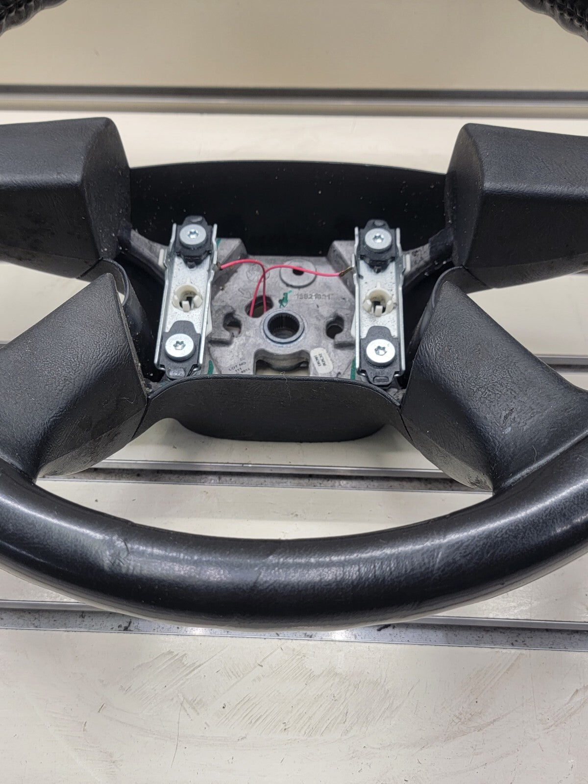 🔥03-06 SILVERADO SIERRA YUKON TAHOE SUBURBAN STEERING WHEEL LEATHER BLACK