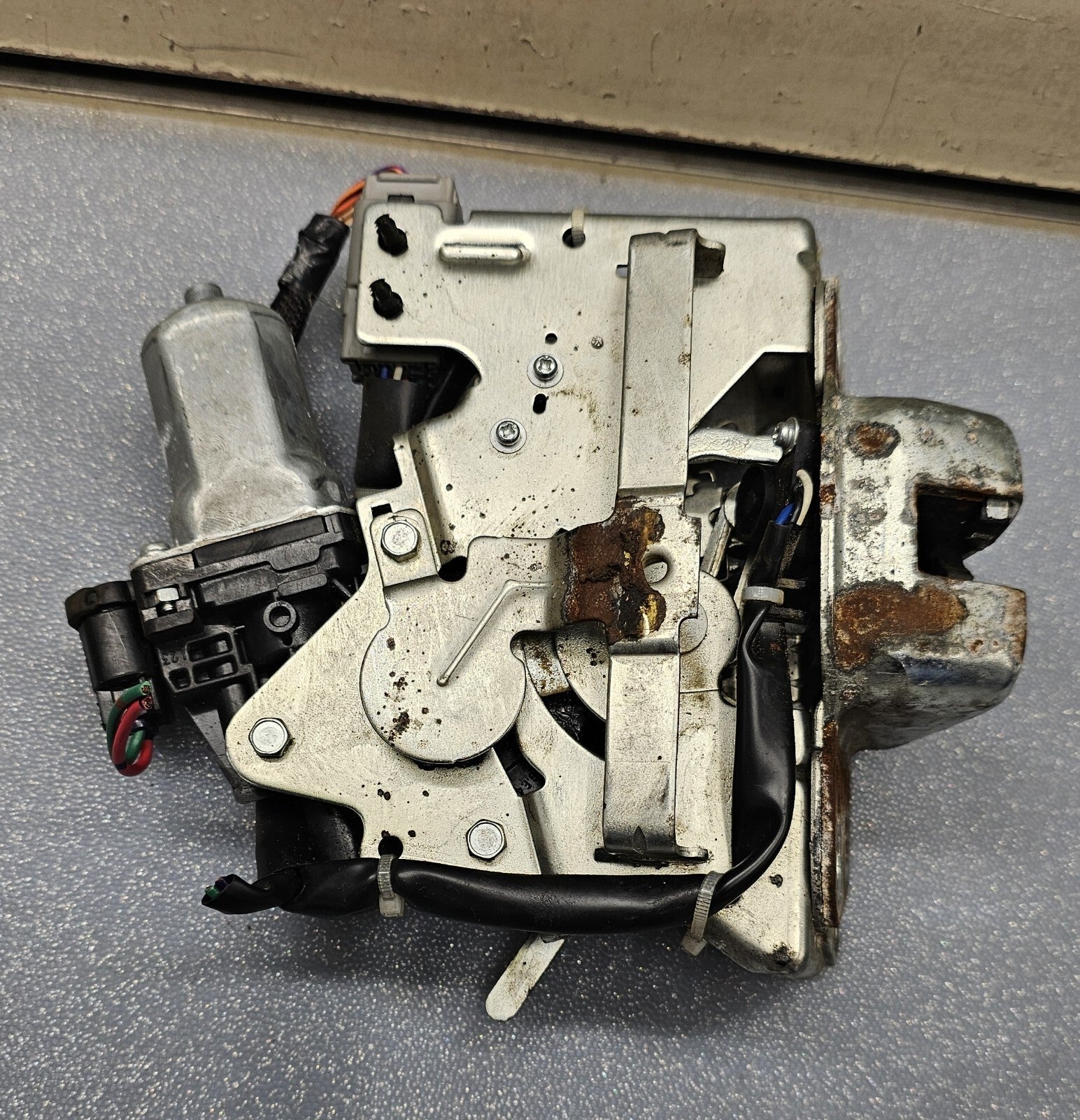 🔥09-18 CARAVAN TOWN COUNTRY TAILGATE TRUNK LOCK LATCH ACTUATOR MOTOR ASSEMBLY