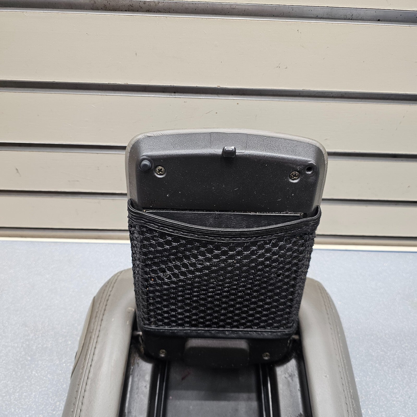 🔥01-02 Yukon Escalade Center Console Armrest Lid Cover Assembly LIGHT TAN L8