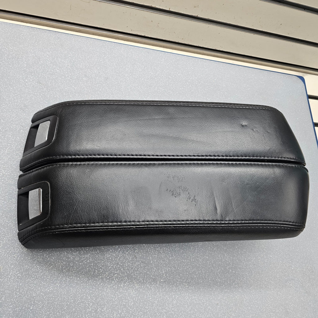 13-19 LINCOLN MKT Front Floor Console Arm Rest Lid Cover Top Pad Assembly Black