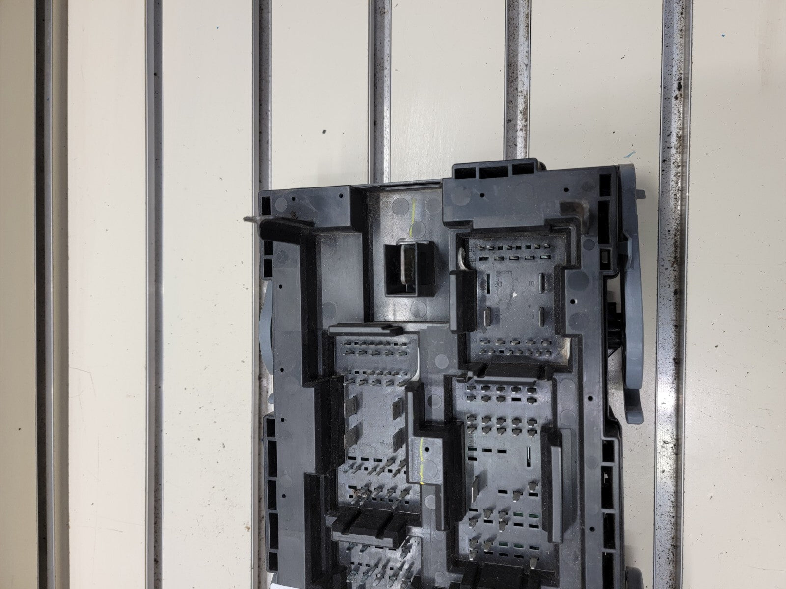 🔥 2007-2009 Tahoe Suburban Yukon Fuse Box Module A215 gray grey
