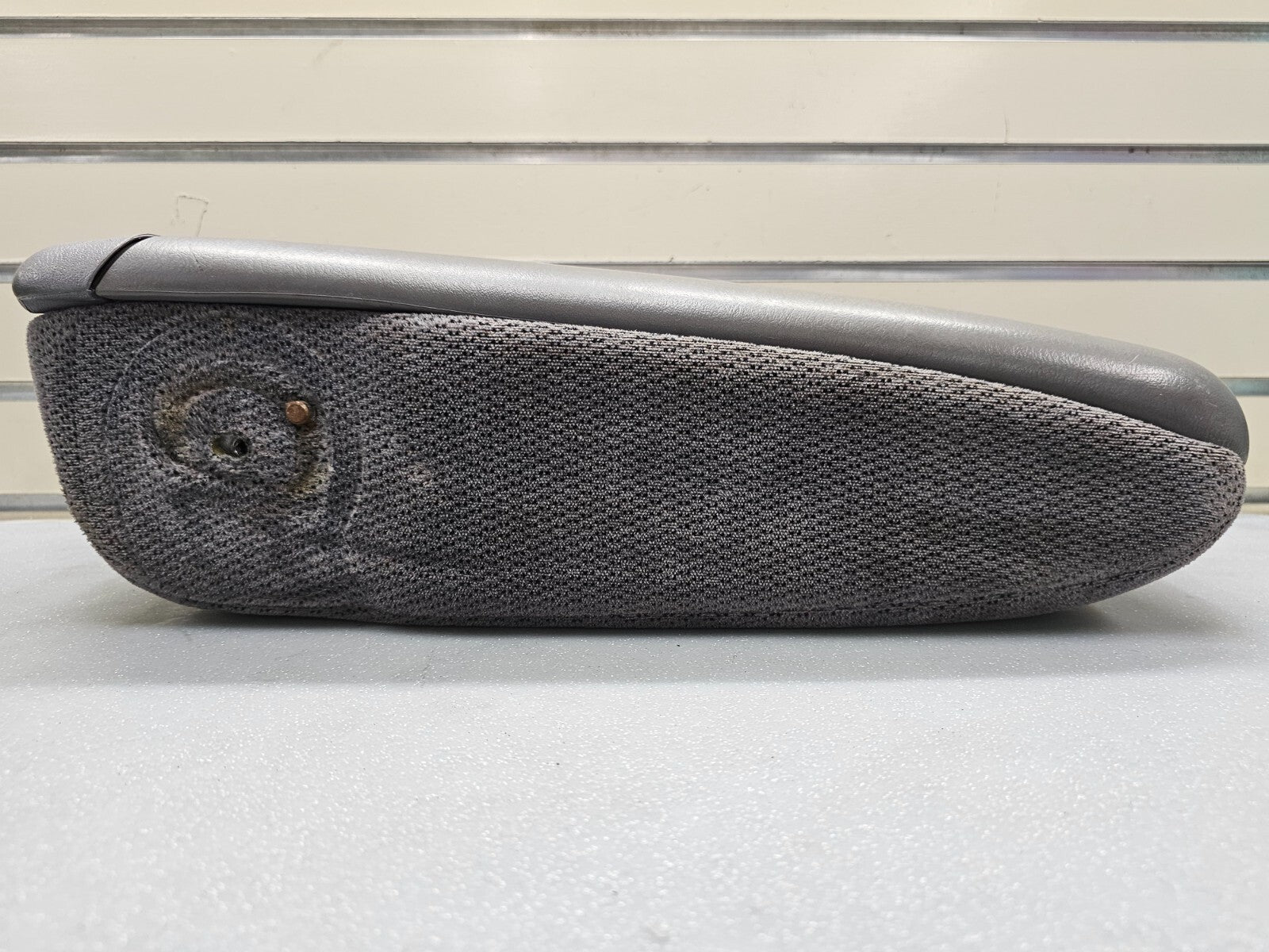 🔥94-97 S10 Blazer Jimmy Center Cosnole Armrest Lid Jump Seat Leather/Cloth Gray